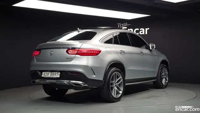 Main__Slider__Photo:GLE-Class Mercedes-Benz 2017.5-1
