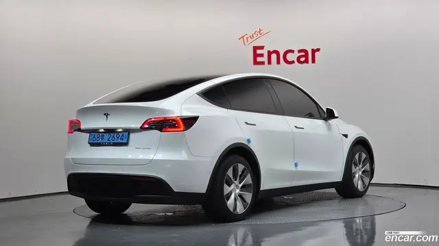 Main__Slider__Photo:Model Y Tesla 2022.4-1