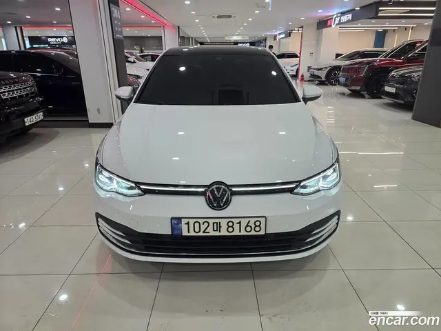 Main__Slider__Photo:Golf Volkswagen 2023.11-1