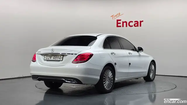 Main__Slider__Photo:C-Class Mercedes-Benz 2017.0-1