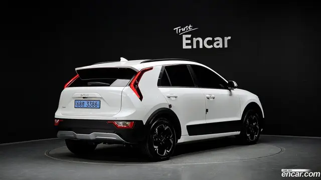 Main__Slider__Photo:Niro Kia 2023.1-1
