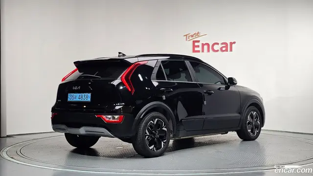 Main__Slider__Photo:Niro Kia 2023.4-1