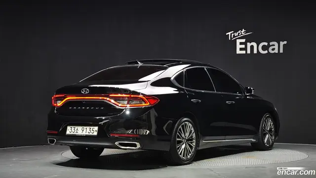 Main__Slider__Photo:Grandeur Hyundai 2016.11-1