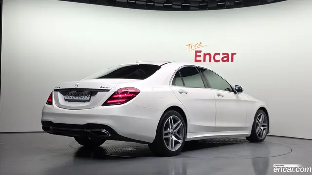 Main__Slider__Photo:S-Class Mercedes-Benz 2019.9-1