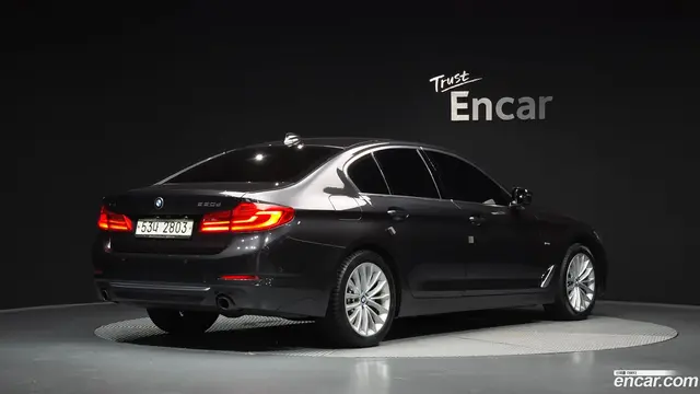Main__Slider__Photo:5-Series BMW 2018.6-1