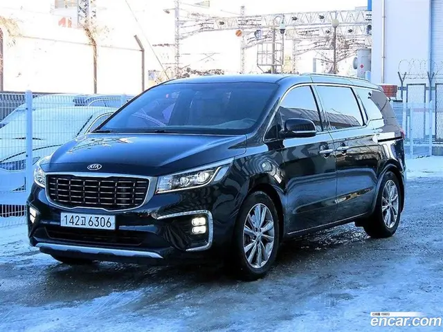 Main__Slider__Photo:Canival Kia 2019.0-1