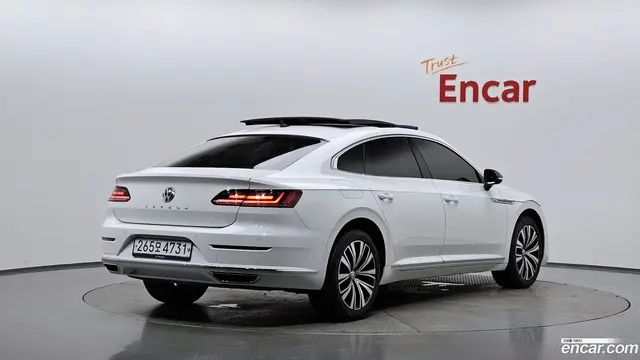Main__Slider__Photo:Arteon Volkswagen 2019.8-1
