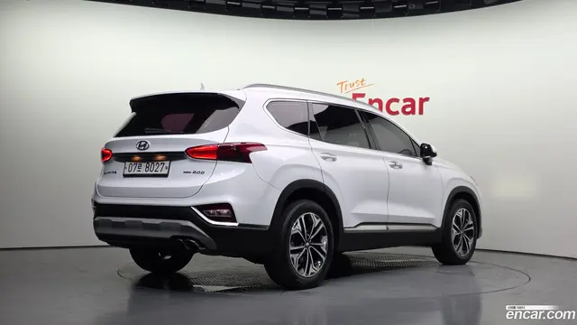 Main__Slider__Photo:Santafe Hyundai 2018.2-1