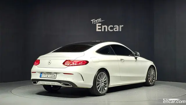 Main__Slider__Photo:C-Class Mercedes-Benz 2016.5-1