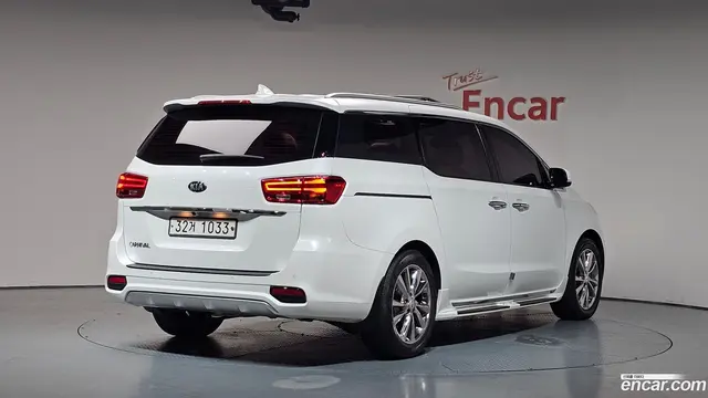 Main__Slider__Photo:Canival Kia 2018.7-1