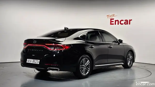 Main__Slider__Photo:Grandeur Hyundai 2017.3-1