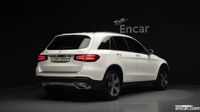 Main__Slider__Photo:GLC-Class Mercedes-Benz 2016.4-1