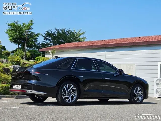 Main__Slider__Photo:Grandeur Hyundai 2023.9-1
