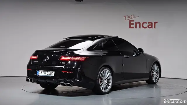 Main__Slider__Photo:E-Class Mercedes-Benz 2023.6-1