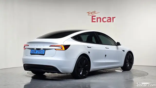 Main__Slider__Photo:Model 3 Tesla 2024.5-1