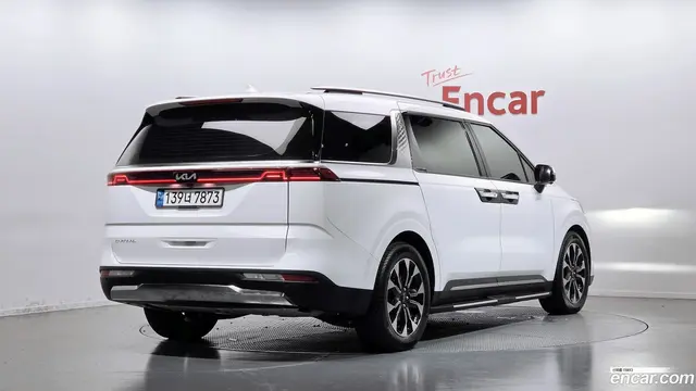 Main__Slider__Photo:Canival Kia 2023.2-1