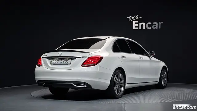 Main__Slider__Photo:C-Class Mercedes-Benz 2018.5-1
