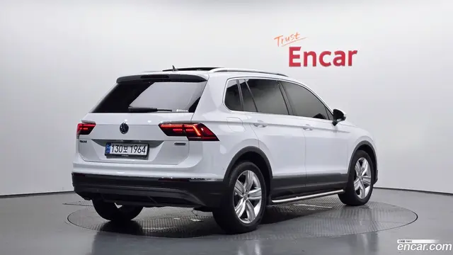 Main__Slider__Photo:Tiguan Volkswagen 2020.6-1