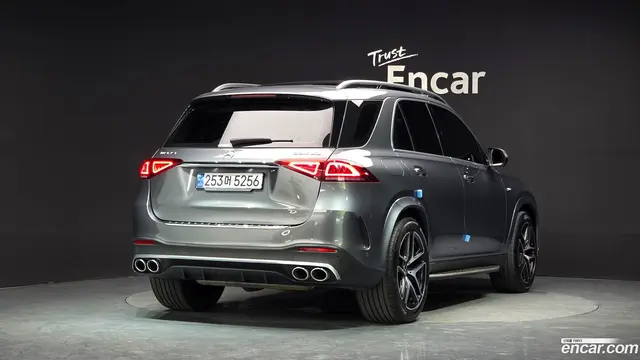 Main__Slider__Photo:GLE-Class Mercedes-Benz 2022.6-1