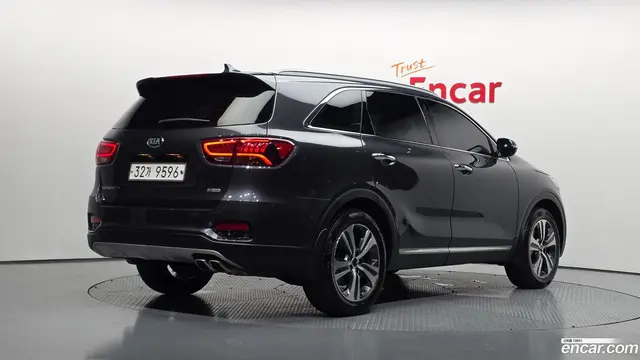 Main__Slider__Photo:Sorento Kia 2017.10-1