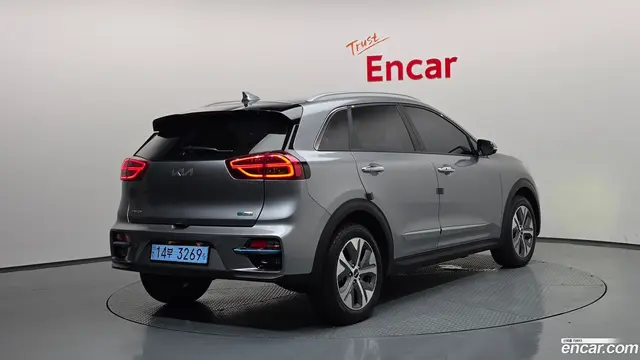 Main__Slider__Photo:Niro Kia 2021.8-1