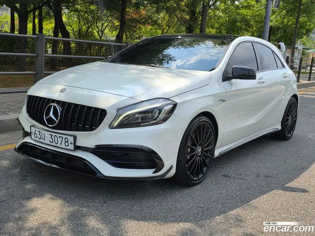 Main__Slider__Photo:A-Class Mercedes-Benz 2017.11-1