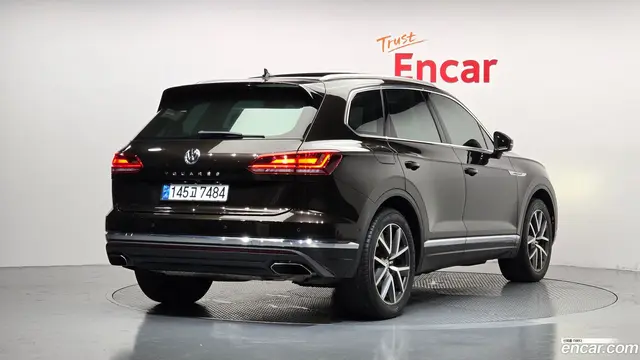 Main__Slider__Photo:Touareg Volkswagen 2020.5-1