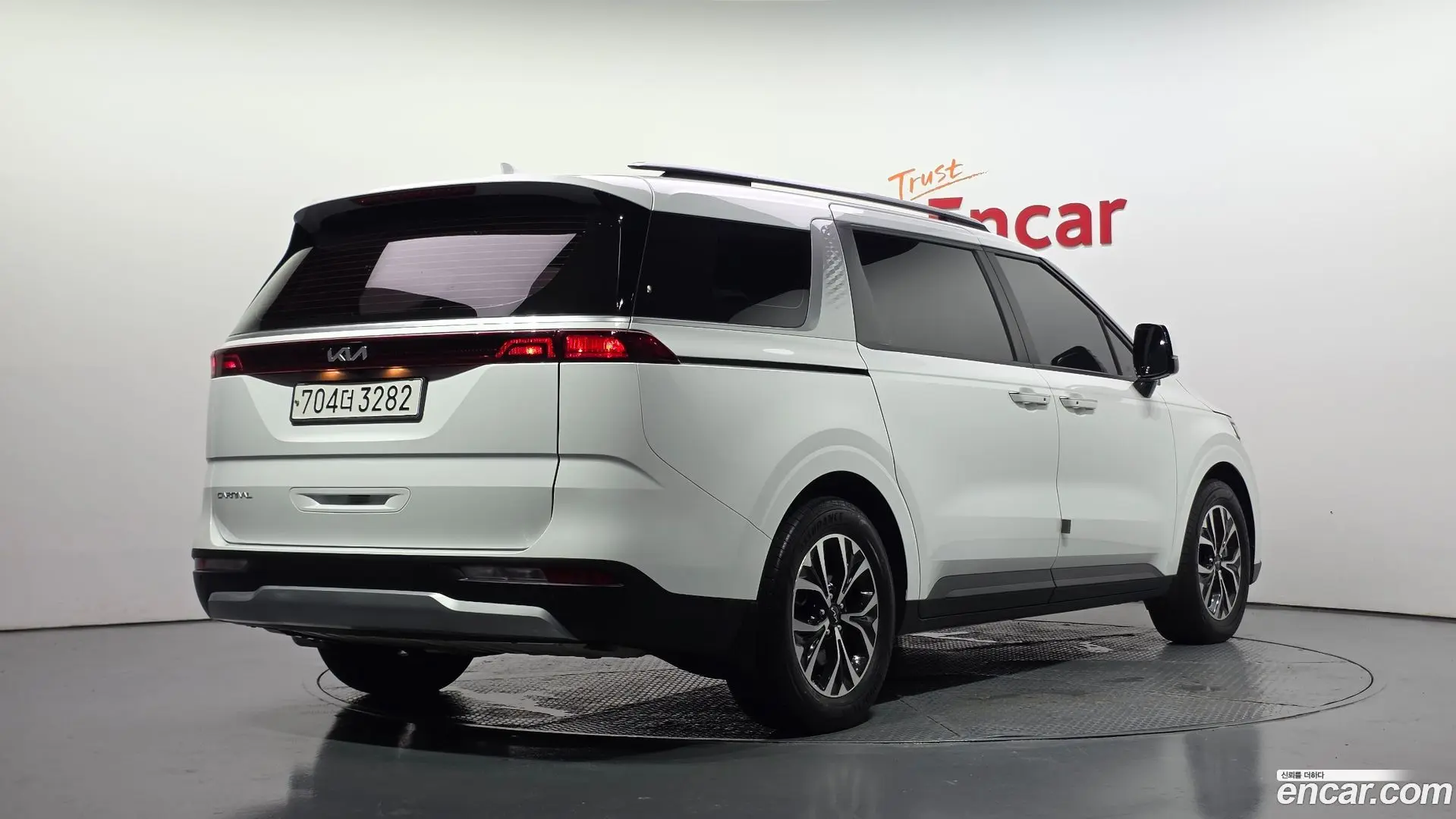 Main__Slider__Photo:Canival Kia 2022.10-1