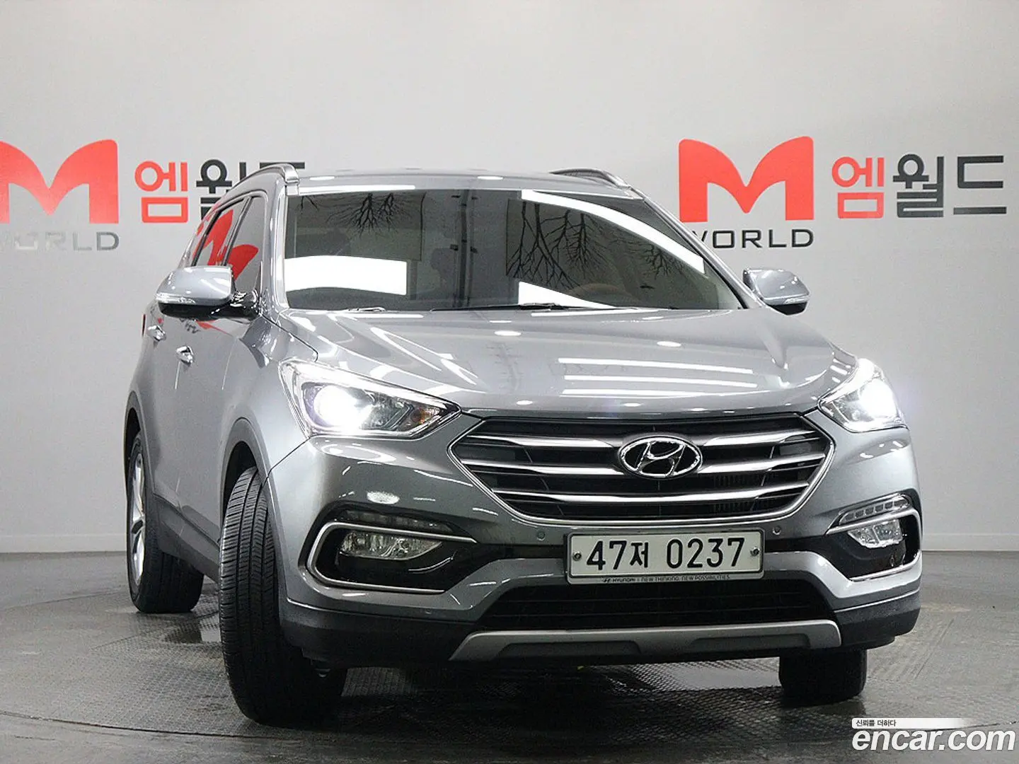 Main__Slider__Photo:Santafe Hyundai 2016.0-1