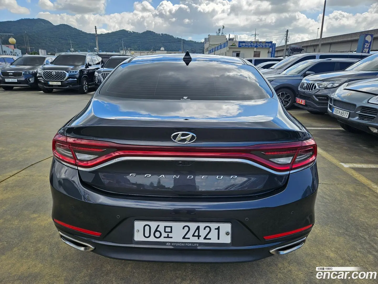 Main__Slider__Photo:Grandeur Hyundai 2017.5-1