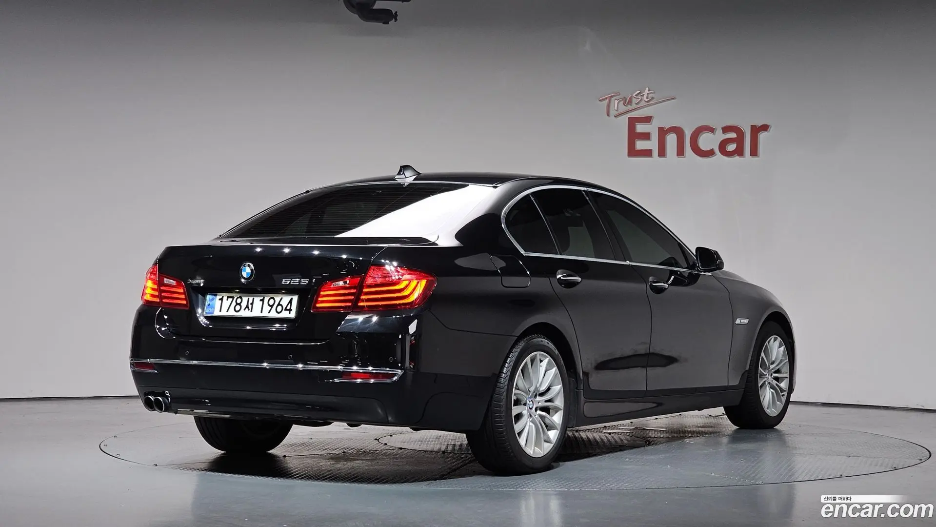 Main__Slider__Photo:5-Series BMW 2014.3-1