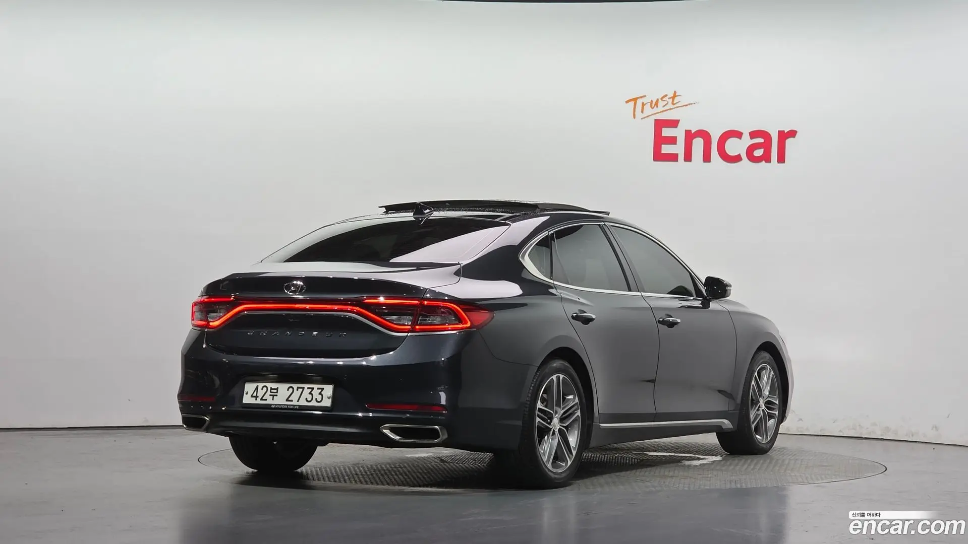 Main__Slider__Photo:Grandeur Hyundai 2018.6-1