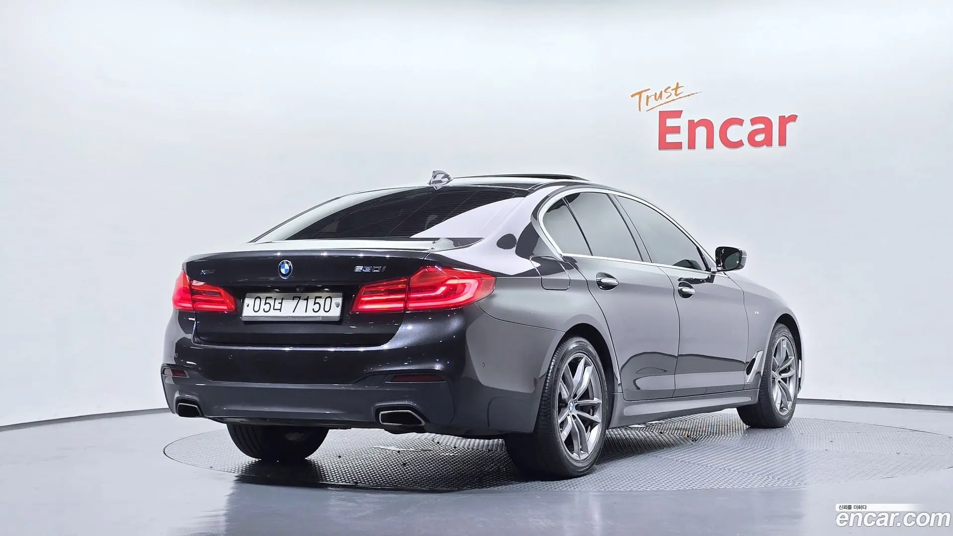 Main__Slider__Photo:5-Series BMW 2017.10-1