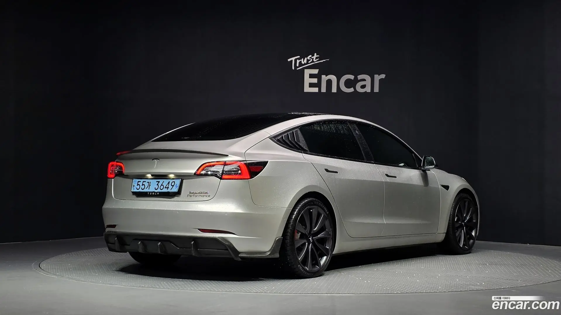 Main__Slider__Photo:Model 3 Tesla 2020.5-1