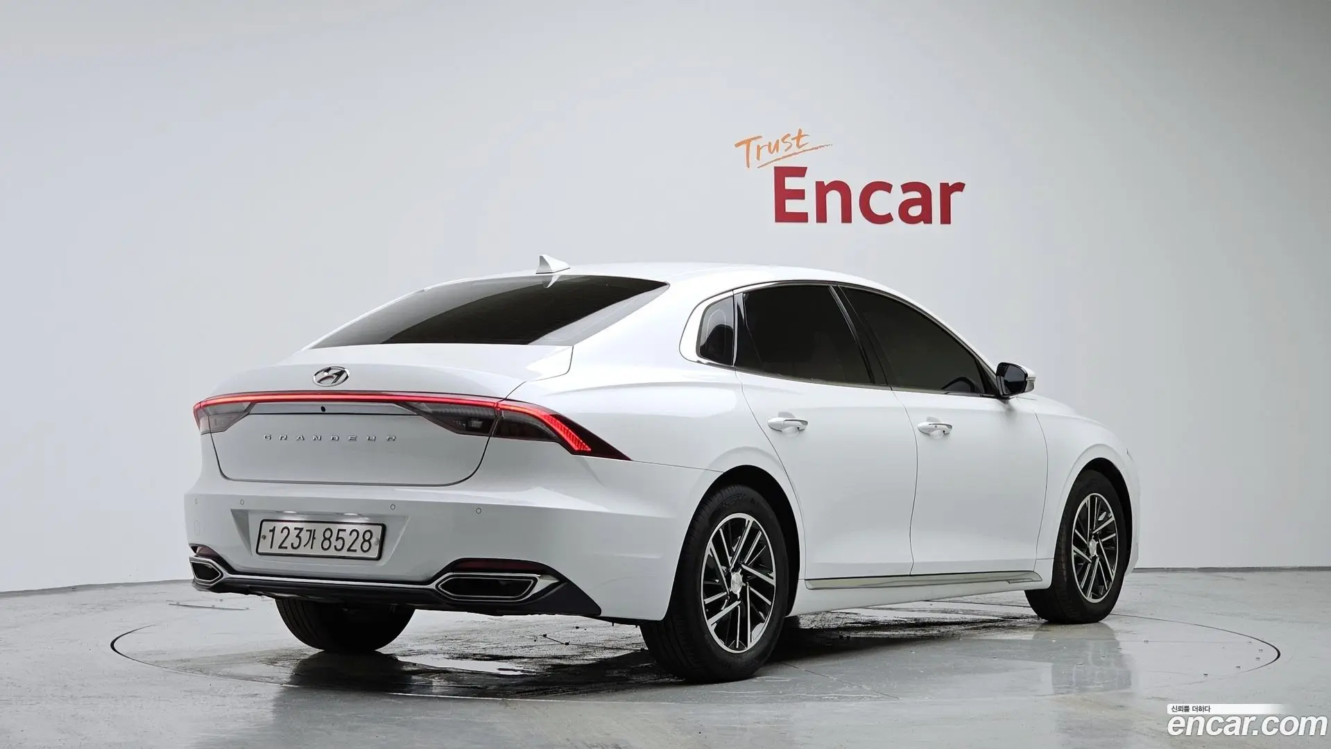 Main__Slider__Photo:Grandeur Hyundai 2020.10-1