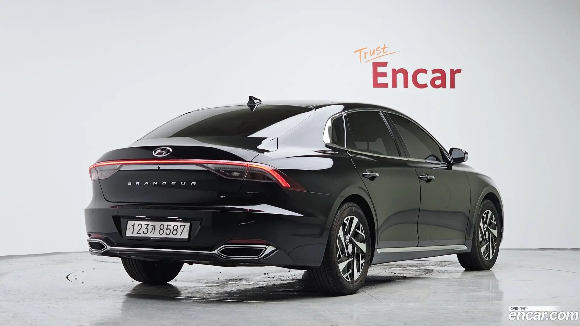 Main__Slider__Photo:Grandeur Hyundai 2020.6-1