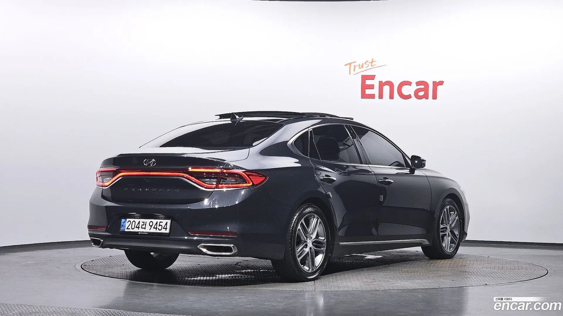 Main__Slider__Photo:Grandeur Hyundai 2018.4-1
