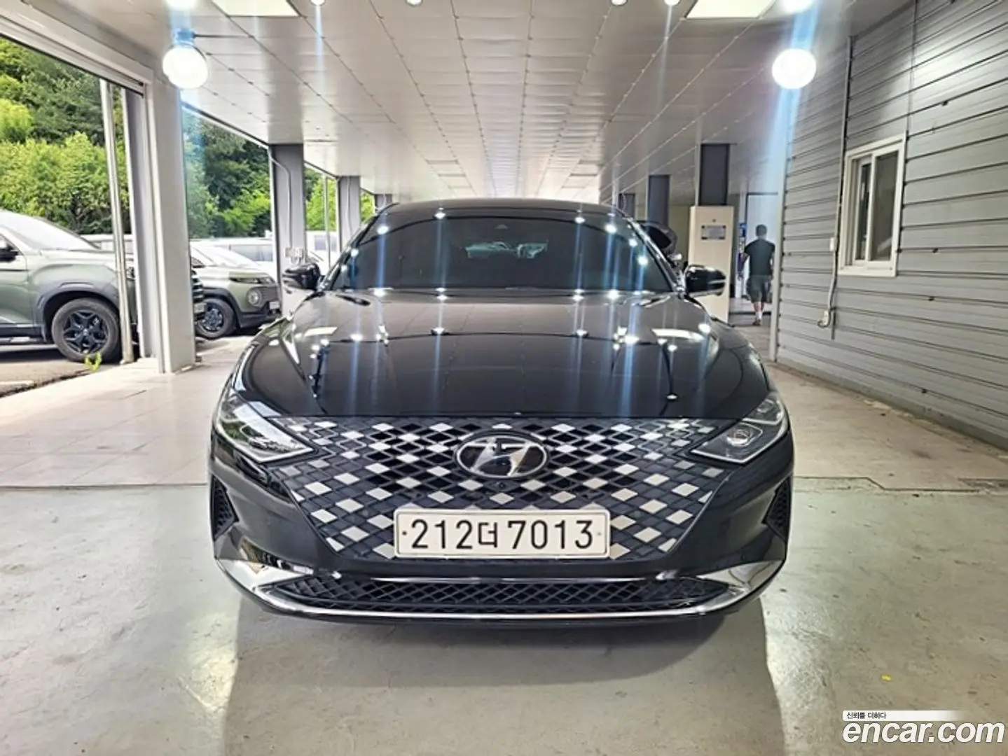 Main__Slider__Photo:Grandeur Hyundai 2022.1-1