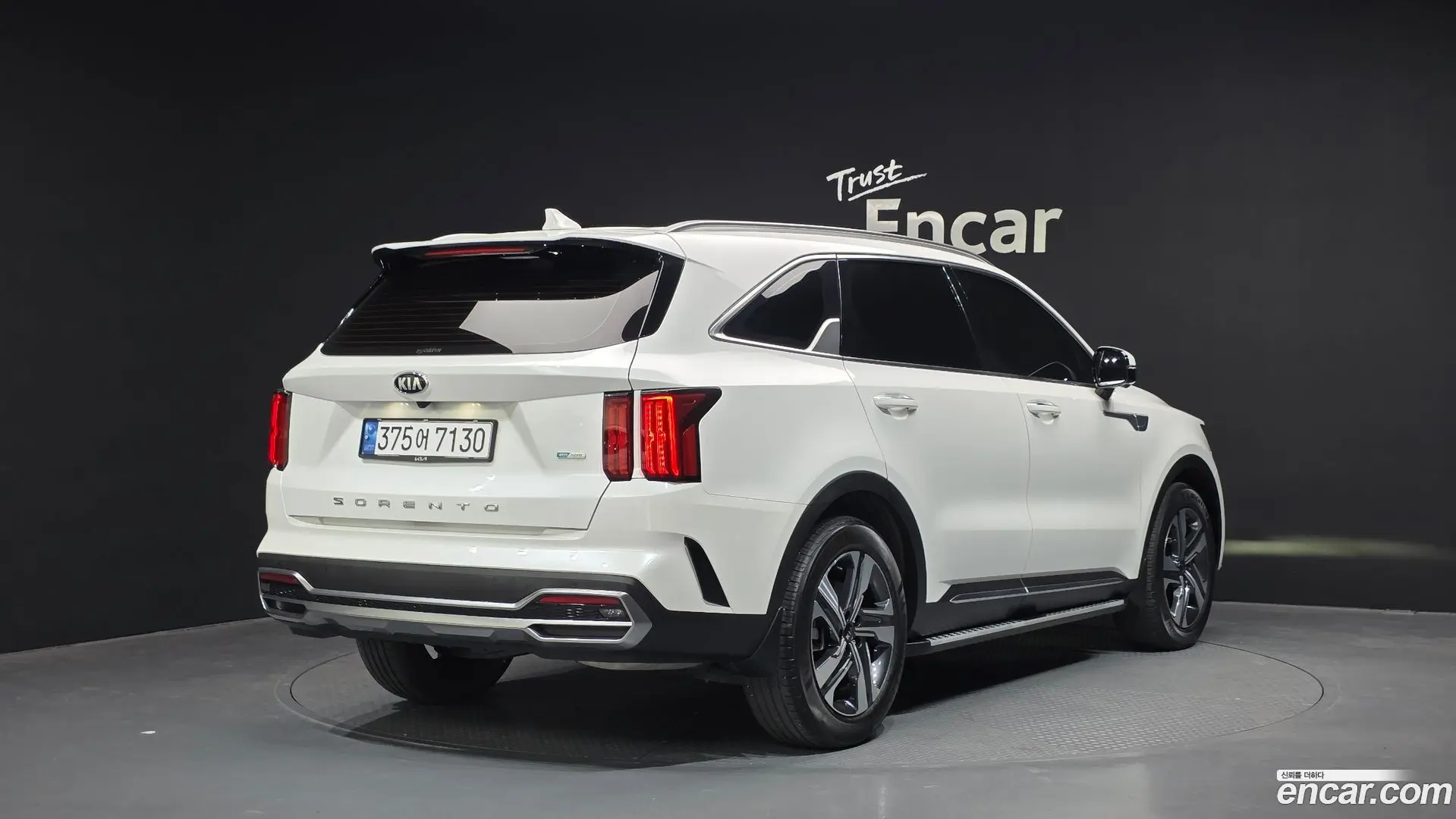 Main__Slider__Photo:Sorento Kia 2021.2-1