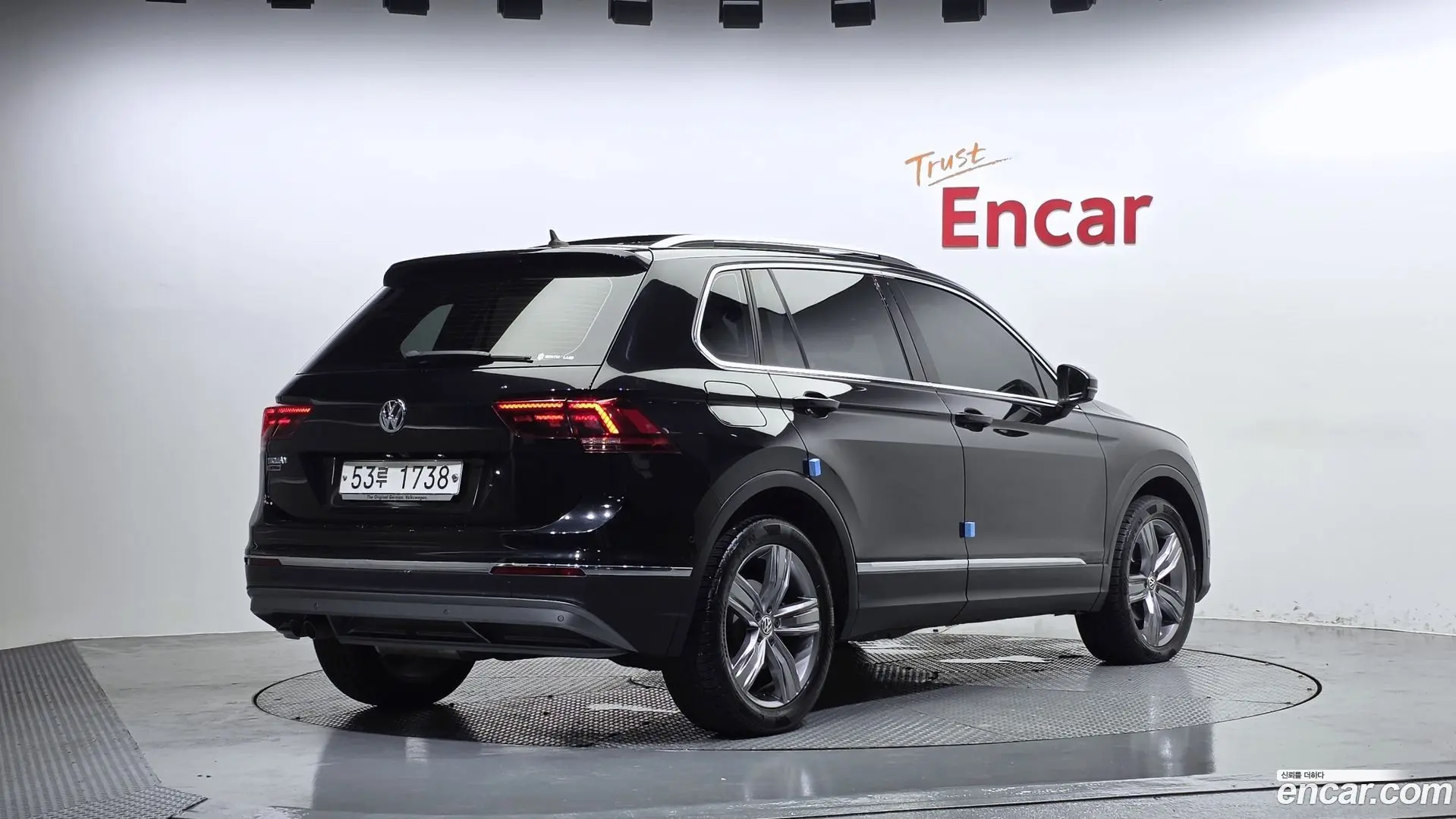 Main__Slider__Photo:Tiguan Volkswagen 2018.7-1