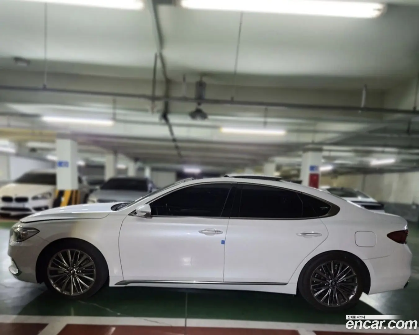 Main__Slider__Photo:Grandeur Hyundai 2018.3-1