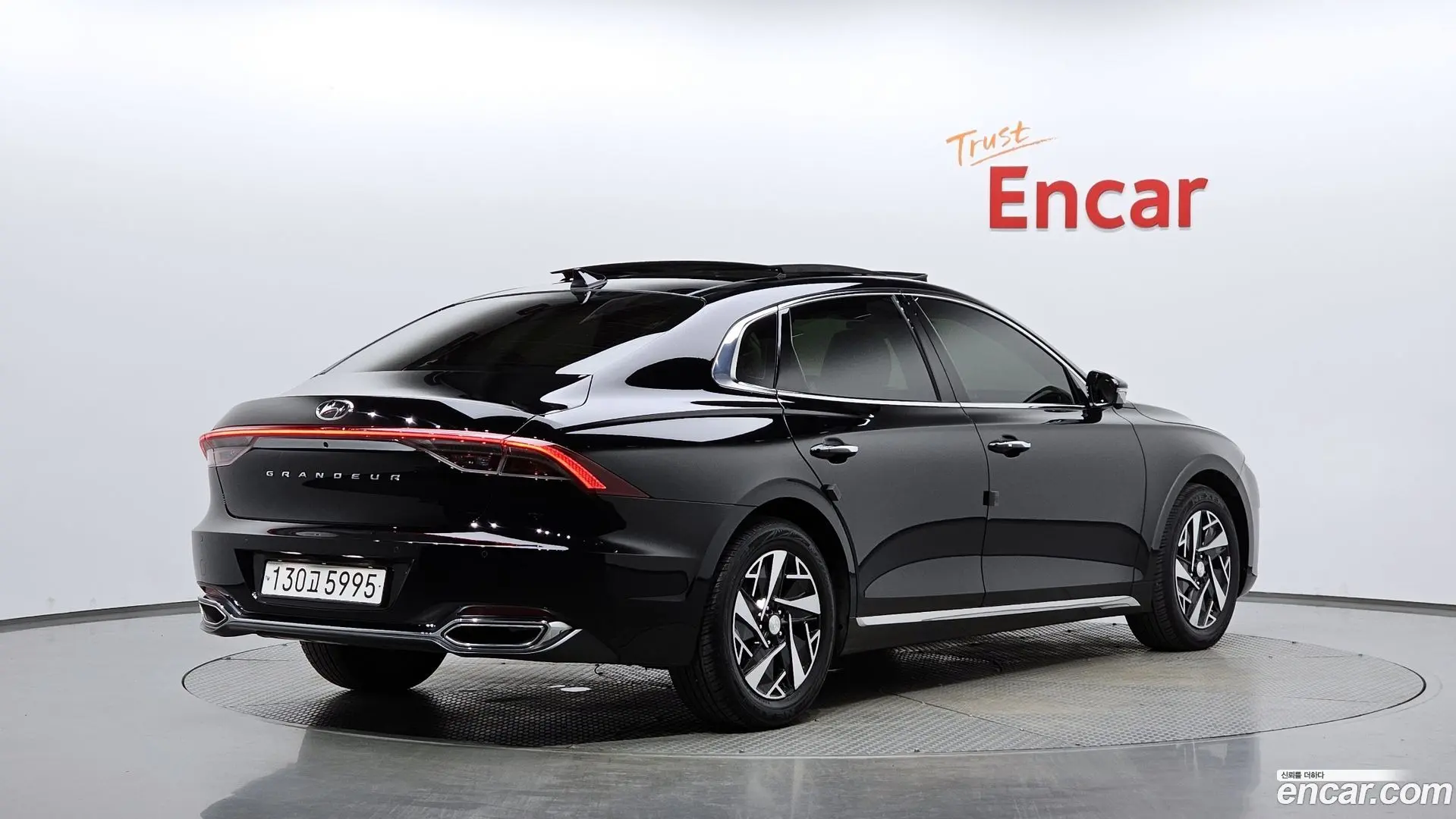 Main__Slider__Photo:Grandeur Hyundai 2022.7-1