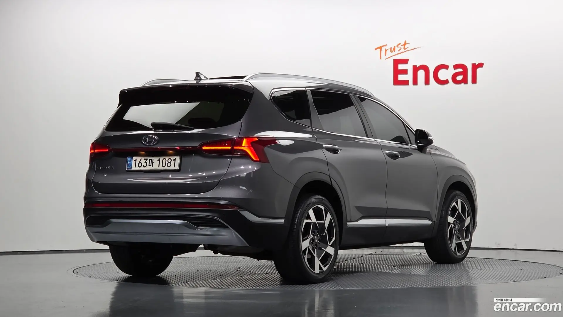 Main__Slider__Photo:Santafe Hyundai 2021.0-1