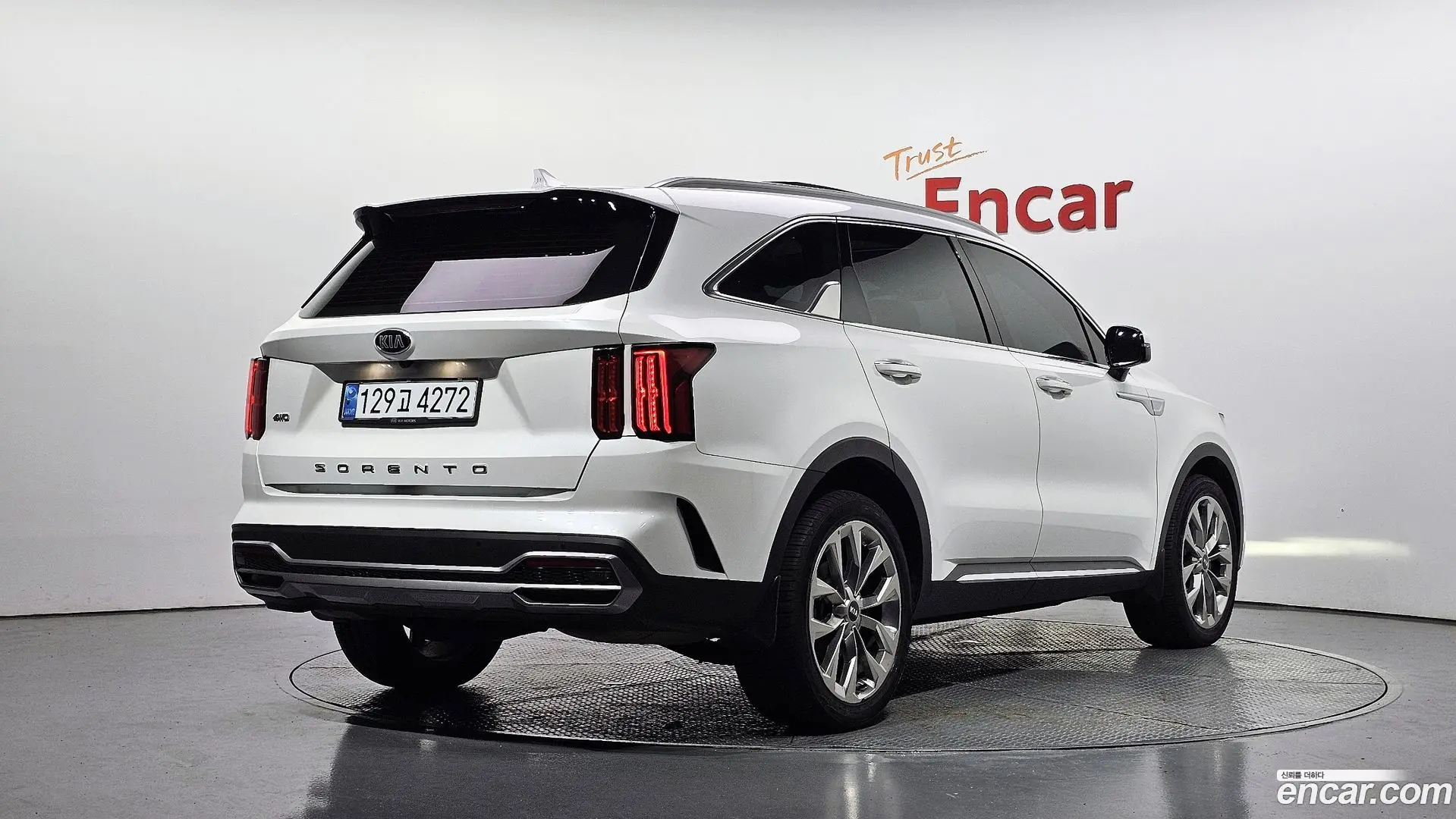 Main__Slider__Photo:Sorento Kia 2020.9-1