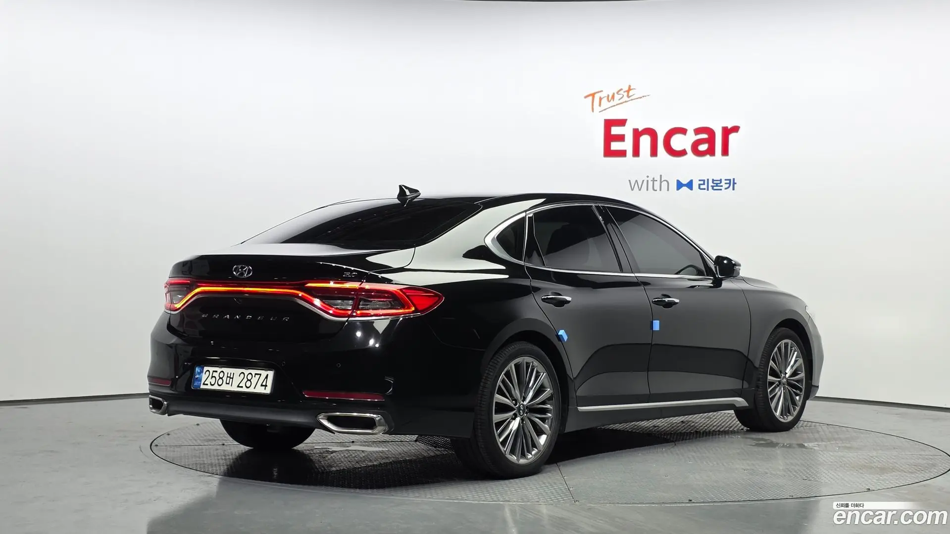 Main__Slider__Photo:Grandeur Hyundai 2019.9-1