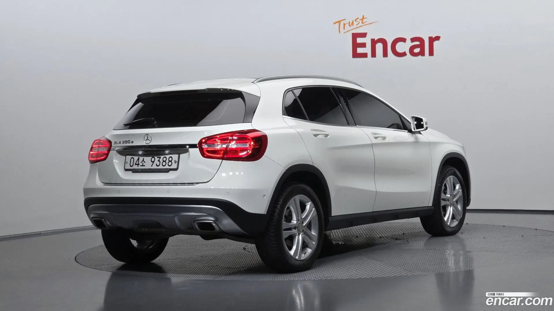 Main__Slider__Photo:GLA-Class Mercedes-Benz 2017.2-1