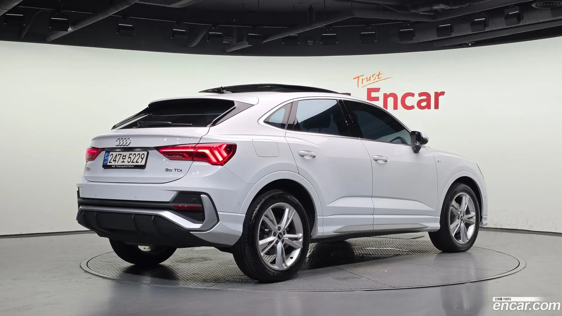 Main__Slider__Photo:Q3 Audi 2023.2-1