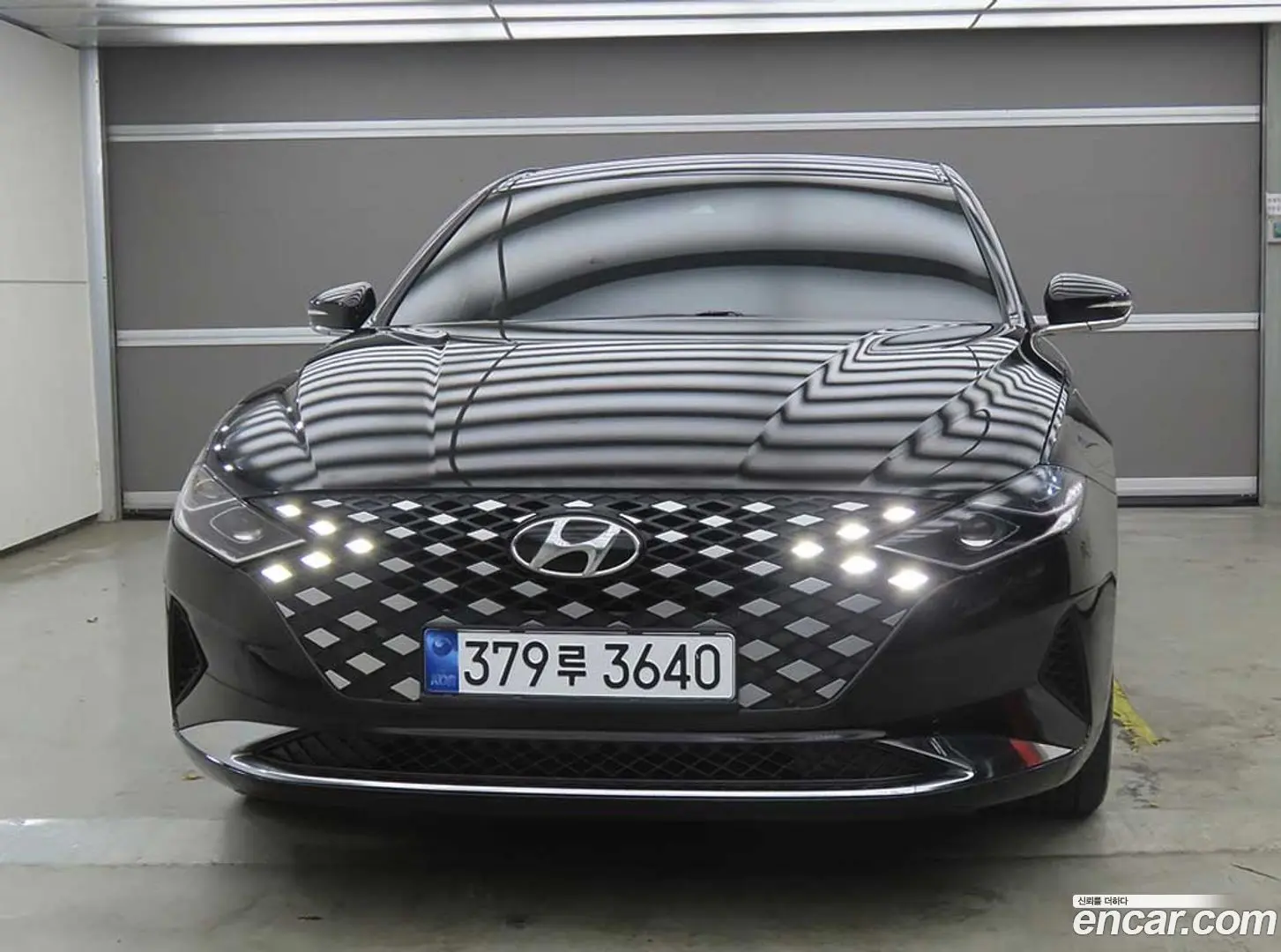 Main__Slider__Photo:Grandeur Hyundai 2022.6-1