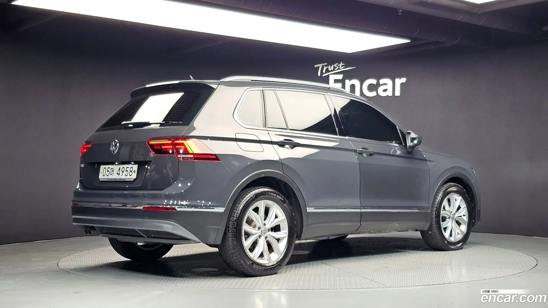 Main__Slider__Photo:Tiguan Volkswagen 2018.4-1