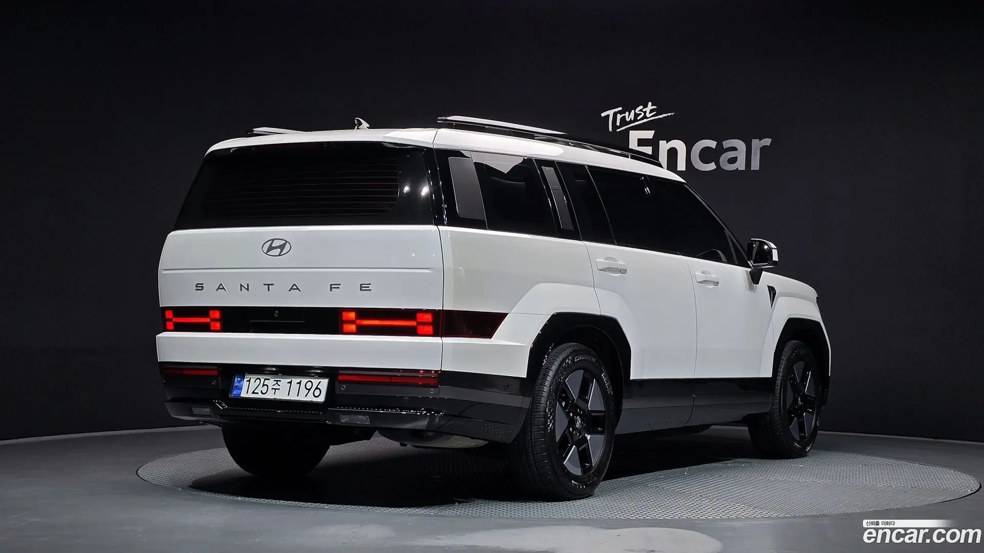 Main__Slider__Photo:Santafe Hyundai 2024.4-1